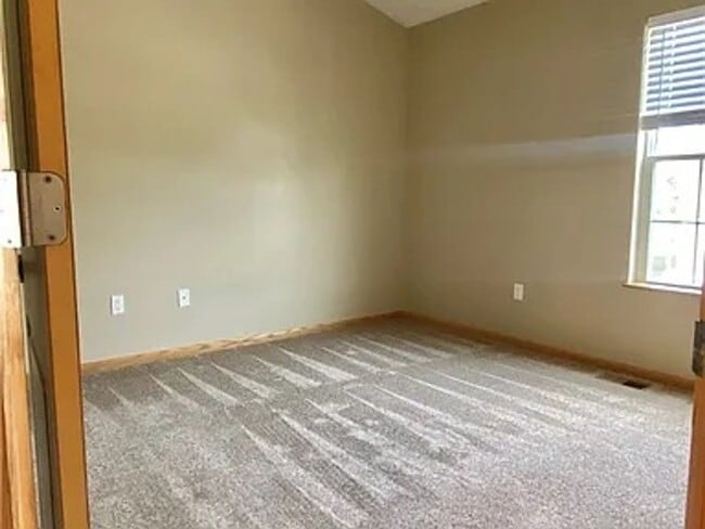 Building Photo - 3005 SW Sharmin Ln