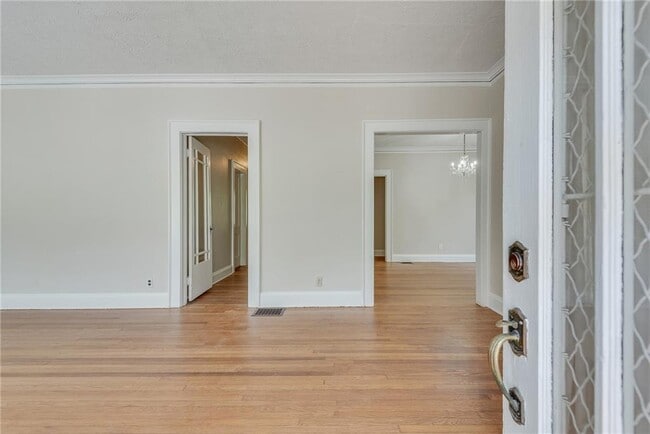 Building Photo - 812 Adair Ave NE