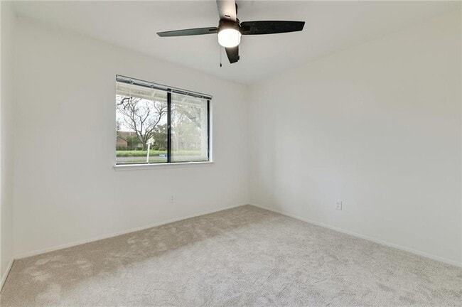 Building Photo - 1602 W Braker Ln