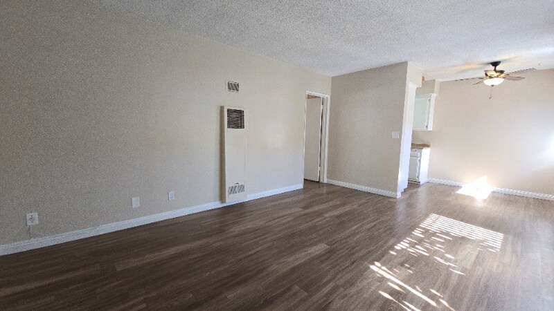 Building Photo - 260 N Oak Ave