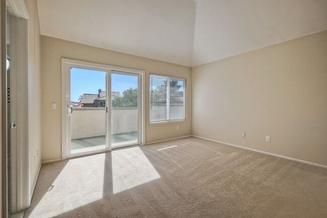 Building Photo - 3Bed/2Bath in Rancho Del Oro~ Ave Sevilla