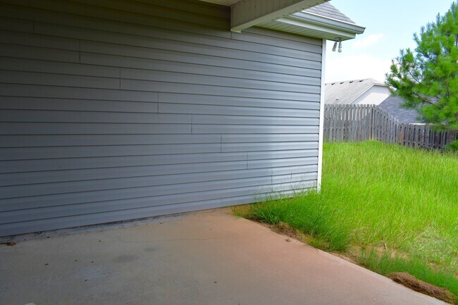 Building Photo - 253 High Meadows Cir