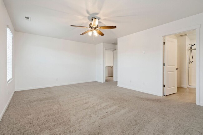 Building Photo - Ideally Located Modern 4-Bedroom Home