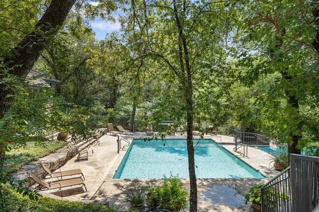 Building Photo - 4711 Spicewood Springs Rd