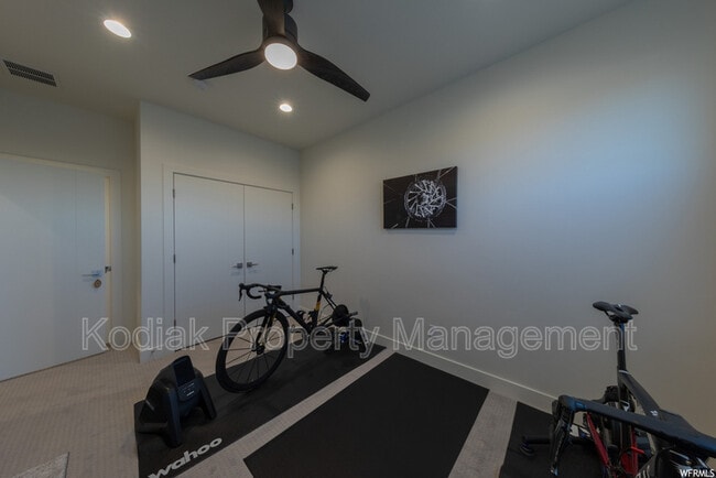 Building Photo - 1541 E Talo Ct