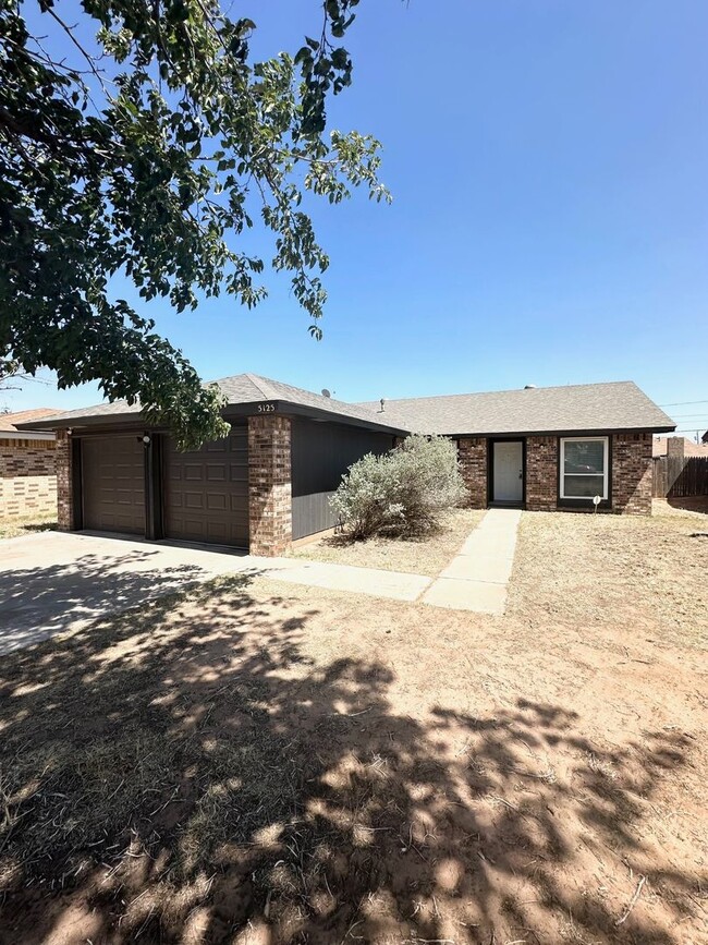 Primary Photo - Fully Remodeled 3 Bedroom House For Rent!