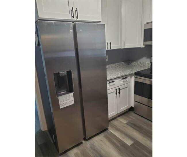 Building Photo - 1607 Division St