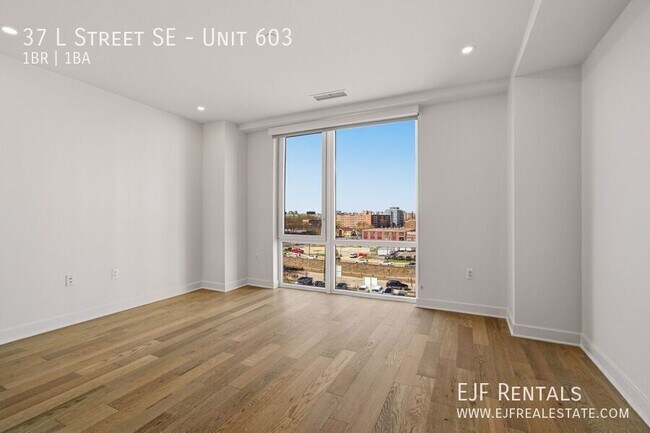 Building Photo - 37 L St SE