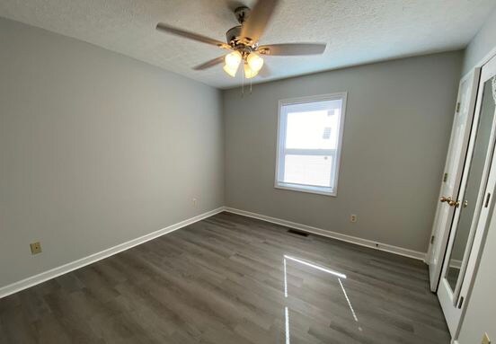 Building Photo - 216 Amy Ct