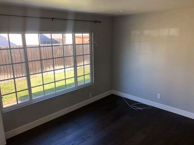 Building Photo - Gorgeous Remodeled Home with Garage