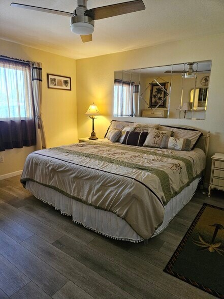 Master Bedroom King Bed - 1220 SE 40th St