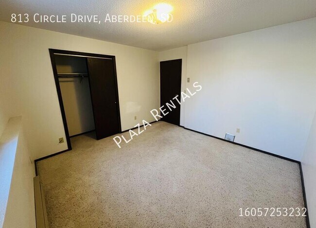 Building Photo - 508 N Kline St