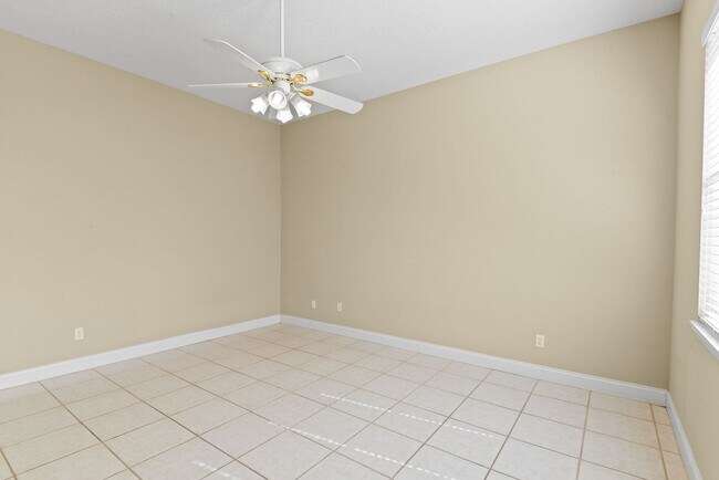 Building Photo - Avalon Park at Turtle Creek 3 bedroom home