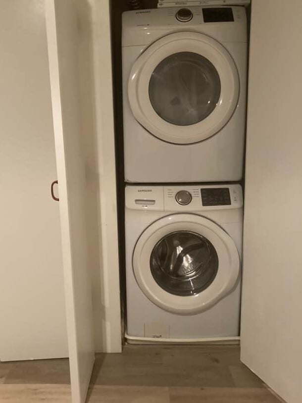 Building Photo - 1107 6th St NE