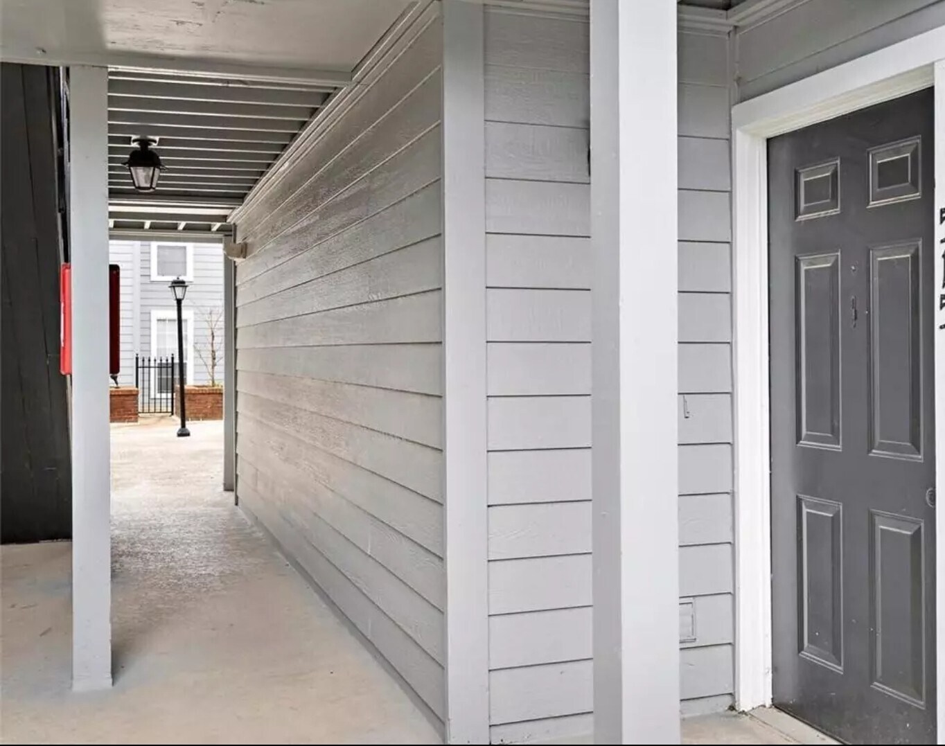 Entrance - 515 Granville Ct