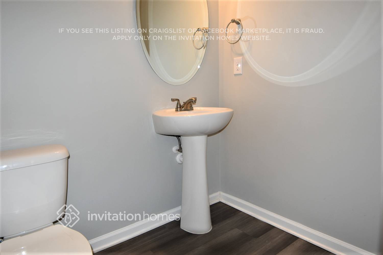 Building Photo - 237 S Great White Way