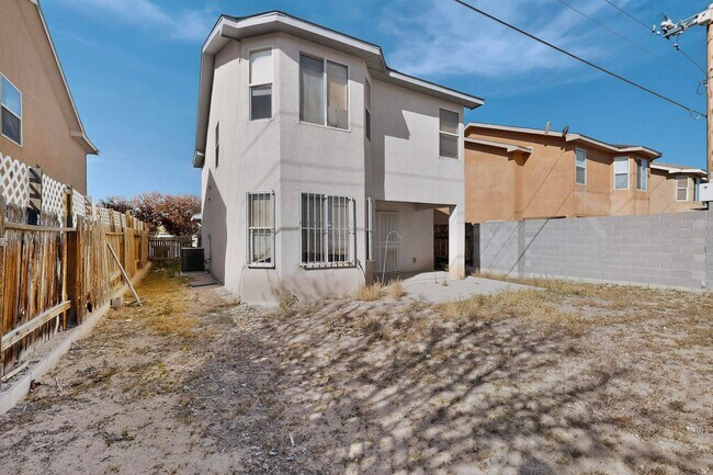 Building Photo - West Side 2/story 3 Bedroom 2.5 Bath 1605/sf 2/CG