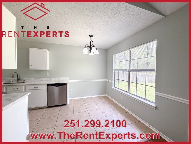 Building Photo - 9760 Royal Woods Dr N