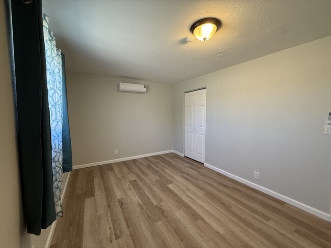 Building Photo - 61576 Aberdeen Dr