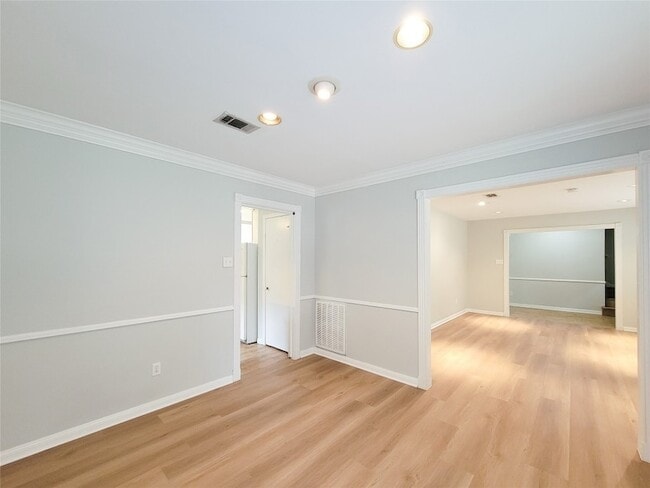 Building Photo - 13406 Glen Erica Dr