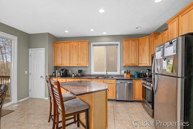 Building Photo - 3671 Falling Leaf Dr SE