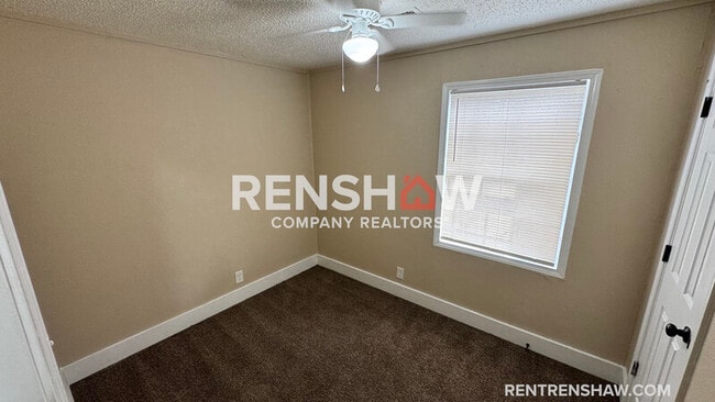 Building Photo - 822 Eyers Rd