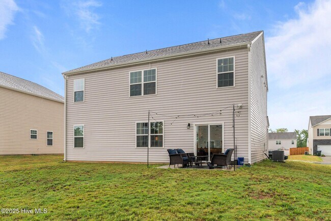 Building Photo - 2120 Wild Rdg Dr