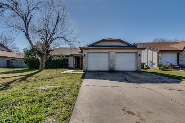 Building Photo - 8801 Piney Point Dr