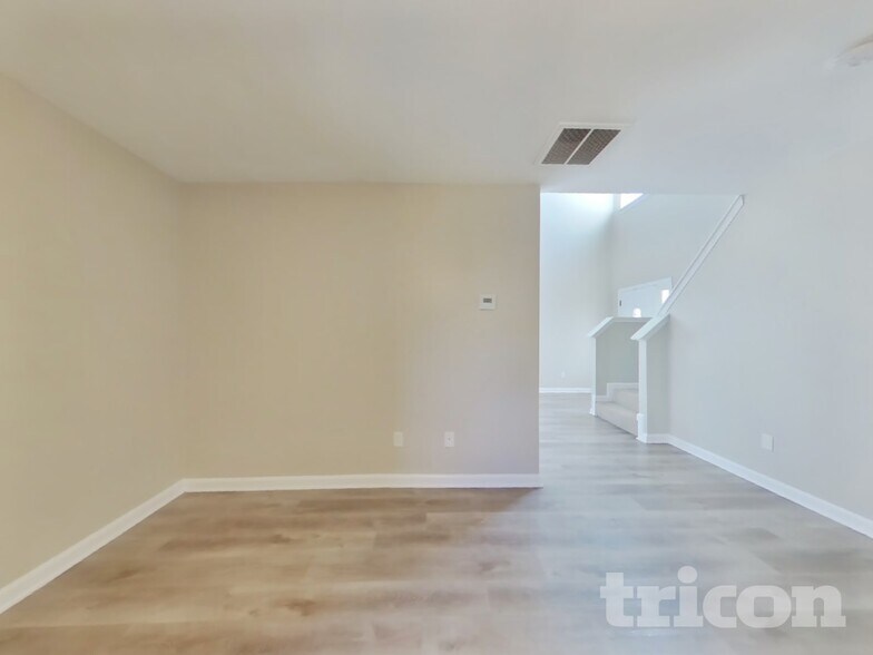 Building Photo - 2003 Bertha Ct