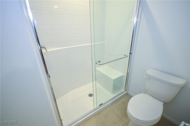 Building Photo - 5401 Lynn Crk Ave