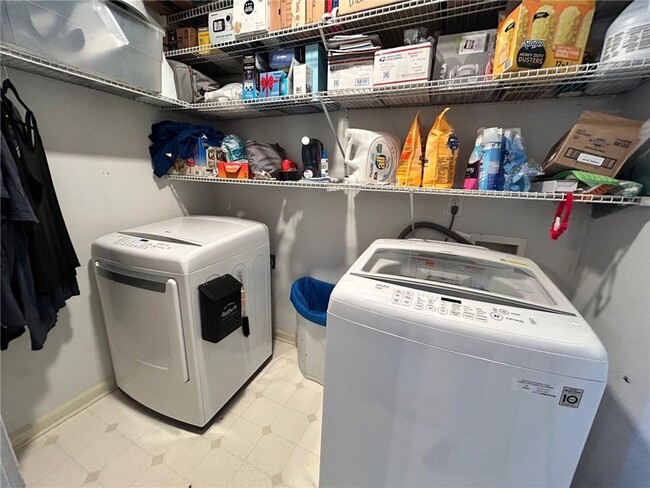 Building Photo - 5472 Riverchase Dr