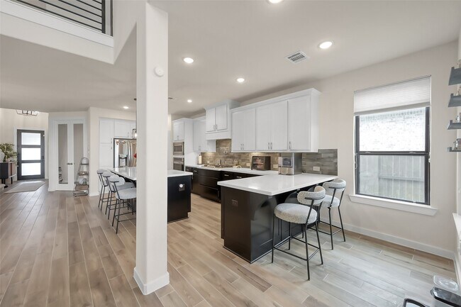 Building Photo - 6718 Waxbill Rd