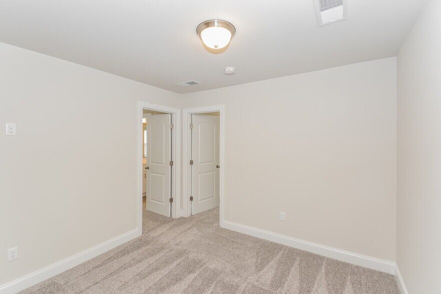 Building Photo - 1723 Tahoma Dr