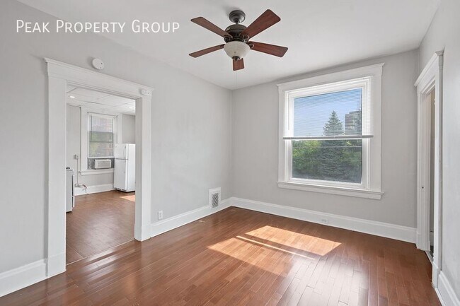 Building Photo - 2549 University Ct