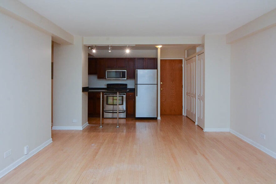 Building Photo - 4180 N Marine Dr