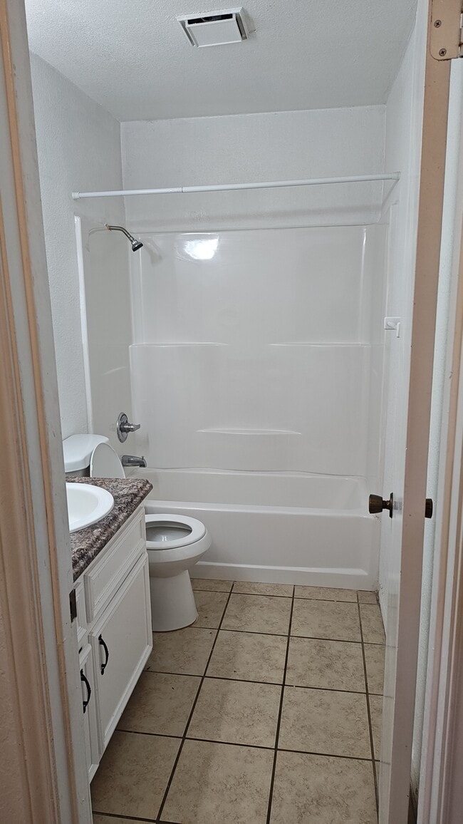 Building Photo - 1003 N 4th St