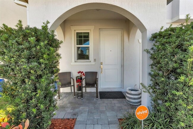 Building Photo - 1827 Lake Cove Dr