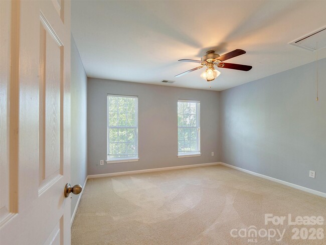 Building Photo - 8164 Bridgegate Dr