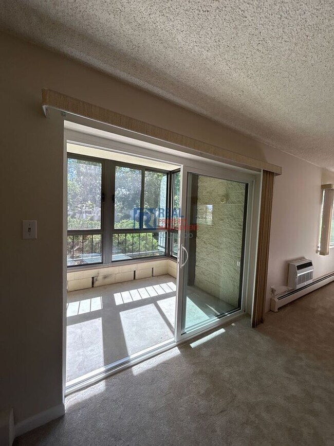 Building Photo - 13901 E Marina Dr