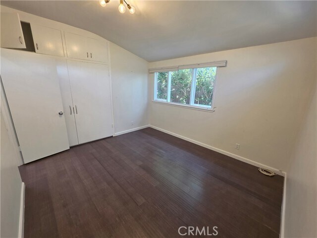 Building Photo - 310 S Thurston Ave