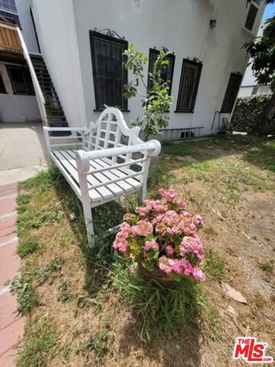 Building Photo - 5405 Russell Ave