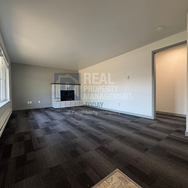 Building Photo - Great 3 Bedroom With Covered Carport!