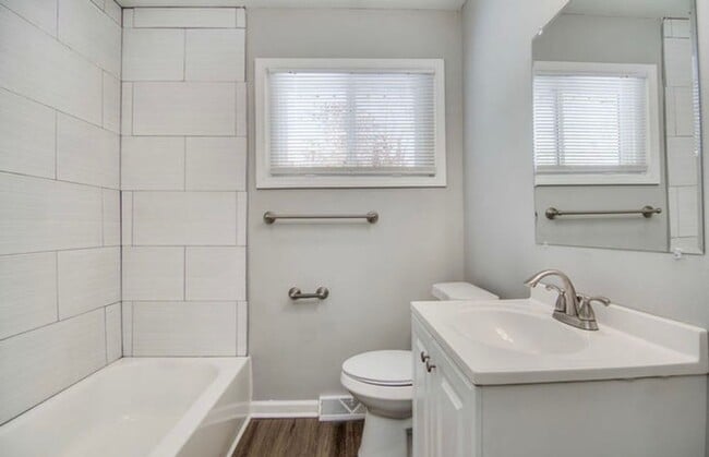 Building Photo - Coming Soon! Stylish 3-Bed, 2-Bath Home wi...