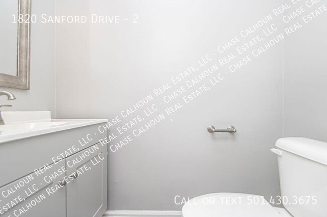 Building Photo - 1820 Sanford Dr