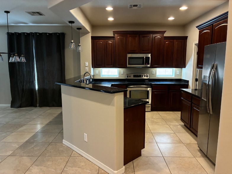 Building Photo - 6771 W Miner Trail