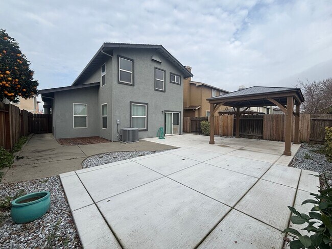 Building Photo - Beautiful 2-Story Home For Rent in Vacaville