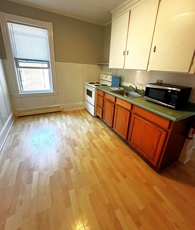 Building Photo - 234 Pearl St