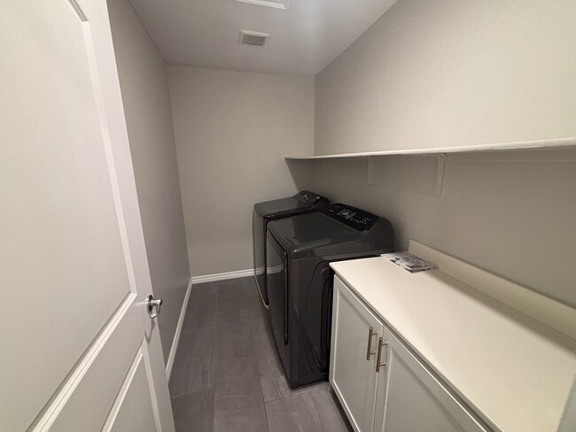 Building Photo - 290 Quail Finch Dr