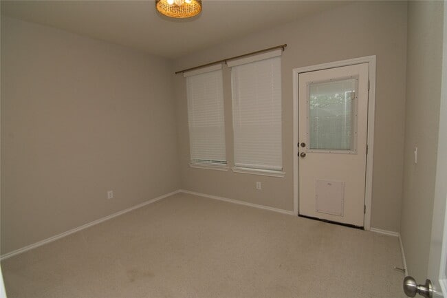 Building Photo - 10957 Cannes Memorial Dr