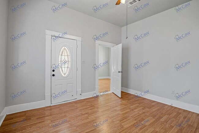 Building Photo - 419 N Grand Ave